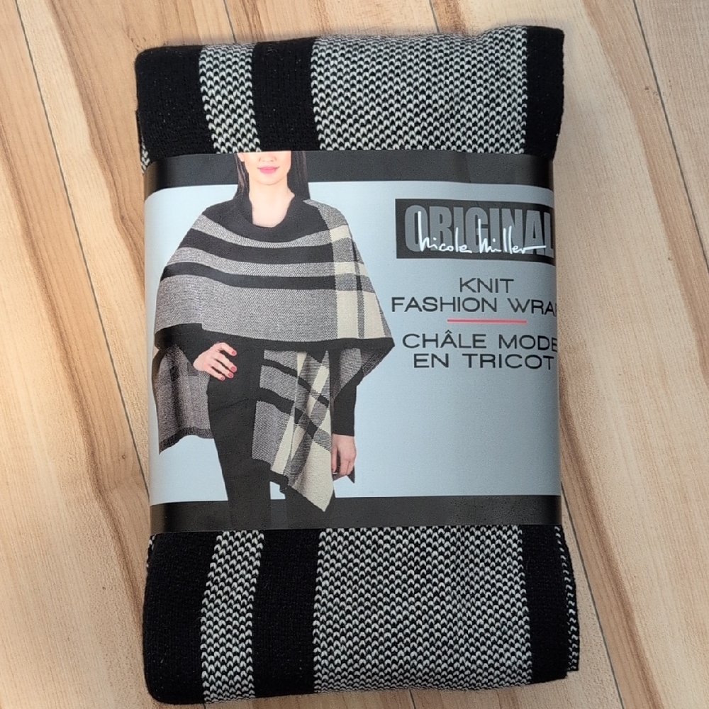 Nicole Miller Black and White Knit Wrap